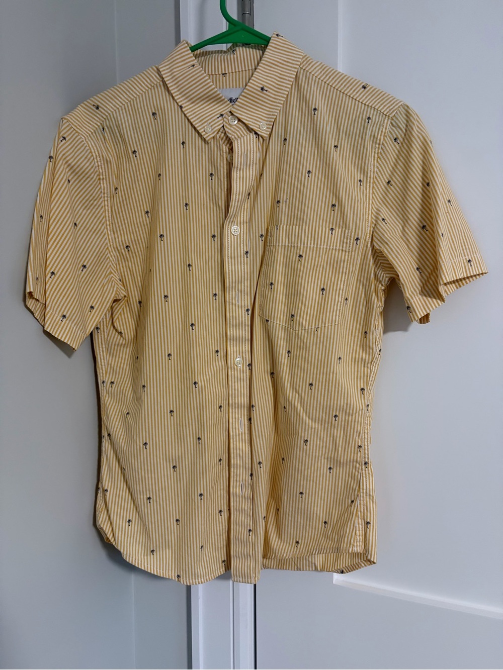 Men's Short-Sleeve Yellow Stripe Shirt with Palm Print